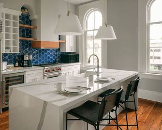 Luxury loft in the heart of downtown Janesville - Janesville - Keuken