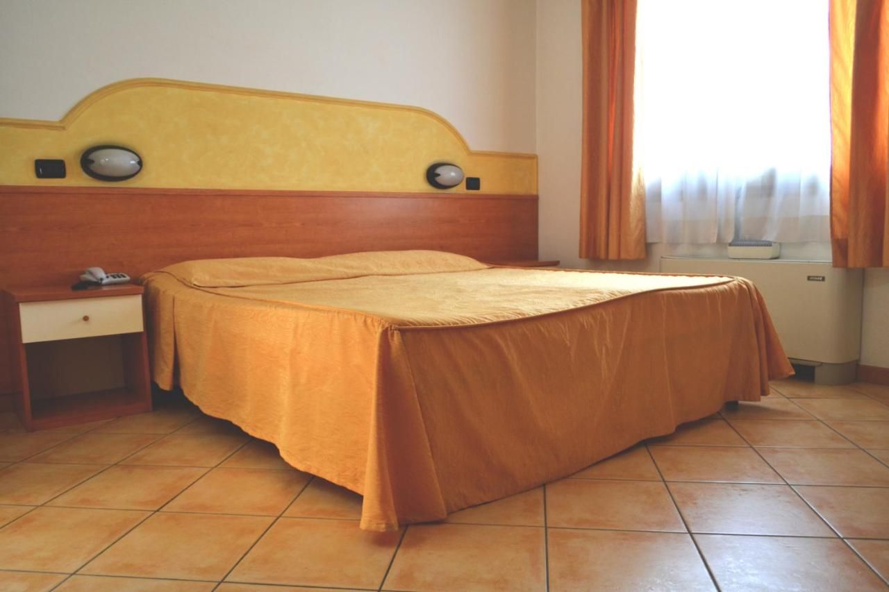 Hotel Fontana thumbnail 2