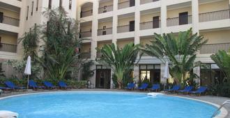 索勒象牙套房酒店 - 赫爾格達 - 赫爾格達 - 游泳池