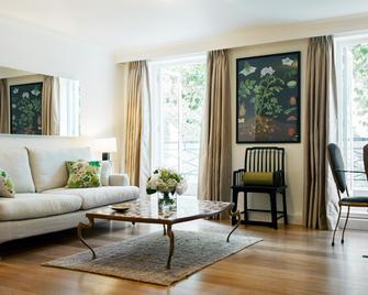 Europa House Apartments - London - Living room