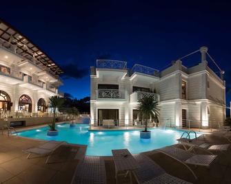 Diverso Platamon, Luxury Hotel & Suites - Platamon - Pool