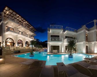 Diverso Platamon, Luxury Hotel & Suites - Platamon - Pool