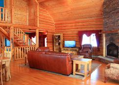 Gorgeous 3 Bedroom Multi-Level Log Cabin With Grand Teton Views! - Moran - Living room