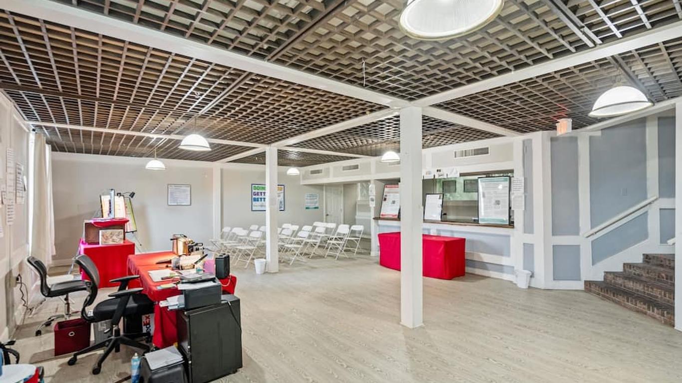Coratel Plus Suites Wichita West Airport