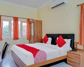 Fabexpress Central Park - Dehradun - Habitación