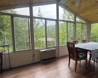Swim, Hike, Paddle, and Relax on a 21-Acre Pond in the Lake Sunapee Region - Newbury - Essbereich
