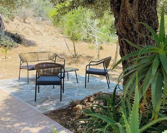 Idyllic vacation home with sea view 'Sea to olives' on the south coast of Crete - Agia Galini - Hol