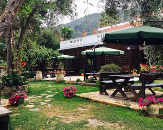 Pension Skala - Agios Mattheos - Patio