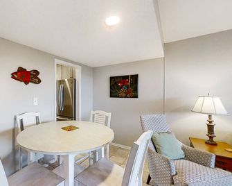 Townhouse Style Condo with Great Ocean View and Shared Outdoor Pool - Pine Knoll Shores - Dining room
