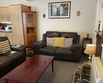 Thecoach House, 2 Telford Mews, Beattock, Moffat - Moffat - Living room