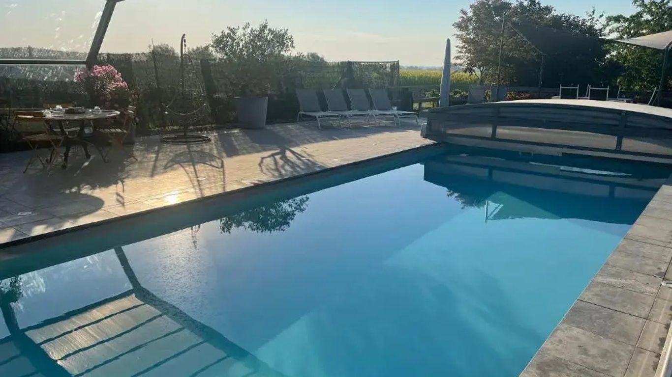 Guest House Time to Escape