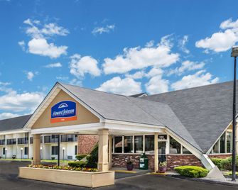 Howard Johnson by Wyndham Bangor - Bangor - Edificio