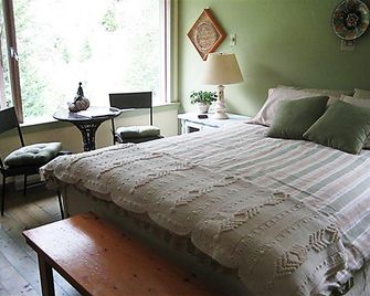 Mountain Springs Nature Retreat B&B - Okanagan Falls - Bedroom