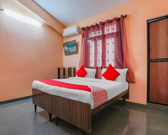 Ma Micky Guest House - Benaulim - Schlafzimmer
