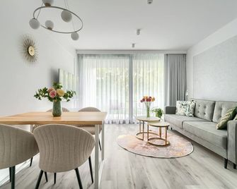 Sea & Lake - City Apartments - Mielno - Essbereich