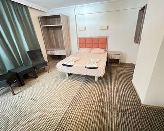 öz cumhuriyet otel - Elazığ