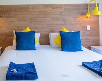 Plett Beachfront Accommodation - Plettenberg Bay - Bedroom