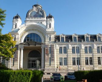 Hôtel Restaurant Continental - Evian-les-Bains