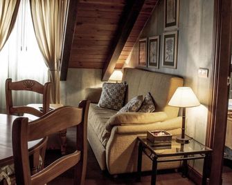 Hotel Pradas Ordesa - Broto - Schlafzimmer