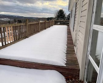 Cozy Cottage minutes from 7 Points Marina, Lake Raystown - Huntingdon - Balkon