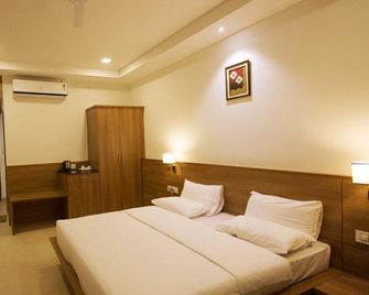 Hotel Raama - Hassan - Bedroom