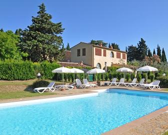 Nice apartment with pool, WIFI, A/C, panoramic view and parking, close to Greve In Chianti - Marcialla - Piscina