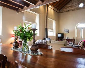 Clare Valley Heritage Retreat - Clare - Sala de estar