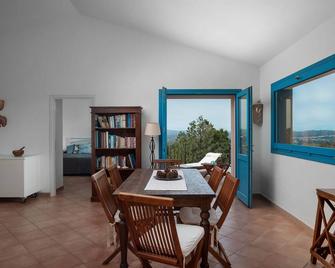 Villa Emersed in Nature Close to San Pantaleo and Costa Smeralda - San Pantaleo