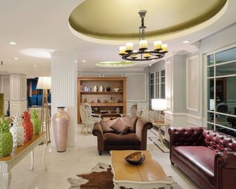 Capital O 1128 Hotel Imara - Palembang - Lounge