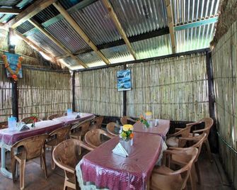 Sumit Hotel Kausani - Kausani - Restaurante