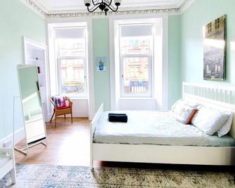 Spacious Apartment In Glasgow - Glasgow - Bedroom