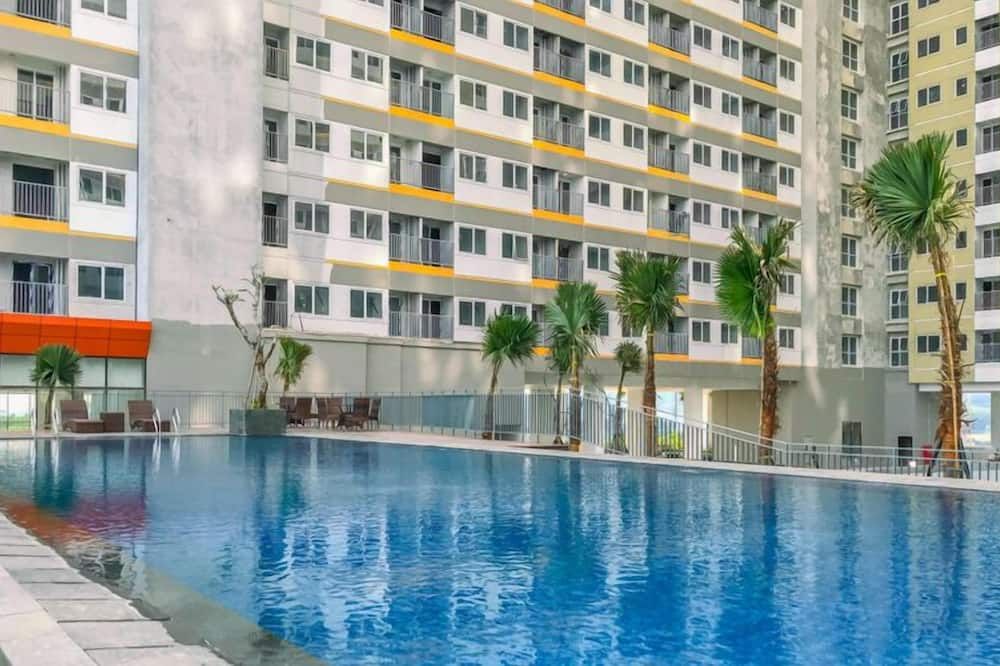 Homey Living and Well Designed Studio Room at Royal Sentul Park Apartment - Babakan Madang - Pool