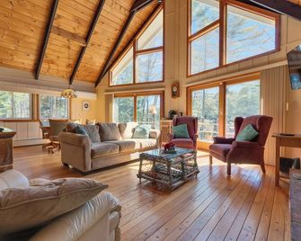 Morning View Cottage | Dog-Friendly Lakefront Family Getaway on Lake Arrowhead - Waterboro - Sala de estar