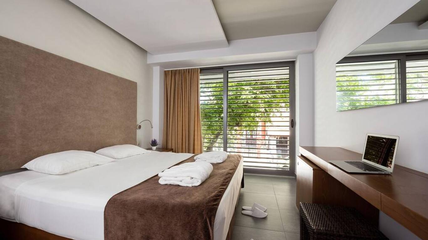 Oktober Downtown Boutique Hotel