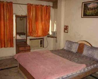 Hotel Shyam Inn - 馬圖拉 - 臥室