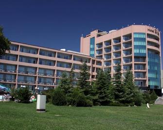 Hotel Lilia - Varna - Building