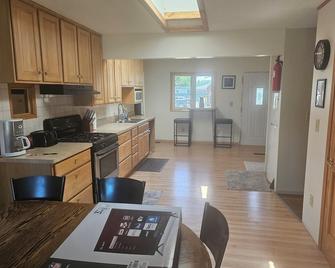 Beautiful Home On Saginaw Bay - Au Gres - Cocina