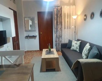 Luna-Guest Rooms - Alcalá de Guadaíra - Sala de estar