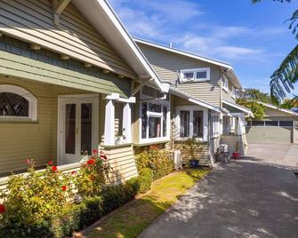 Tresco Apartments - Blenheim - Building