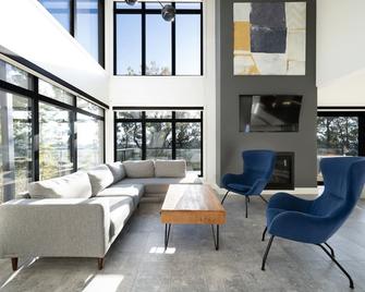 Auberge de la Montagne Coupée - Saint-Jean-de-Matha - Wohnzimmer