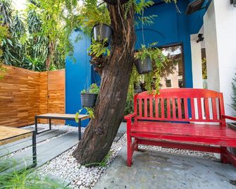 Shade House - Bitec Bangna - בנגקוק - פטיו