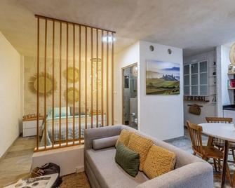 Cipressi Spectacular Italian Tuscan style loft - Tlaxcala - Sala de estar