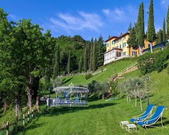 Villa Sostaga Boutique Hotel - Gargnano - Building