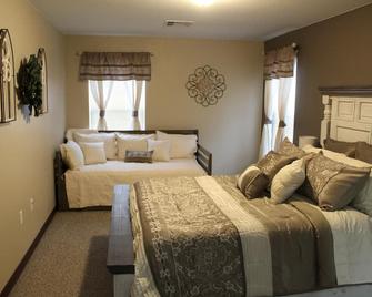 Quiet and Comfortable! 5 minutes away from parks/hospitals - Joplin - Bedroom