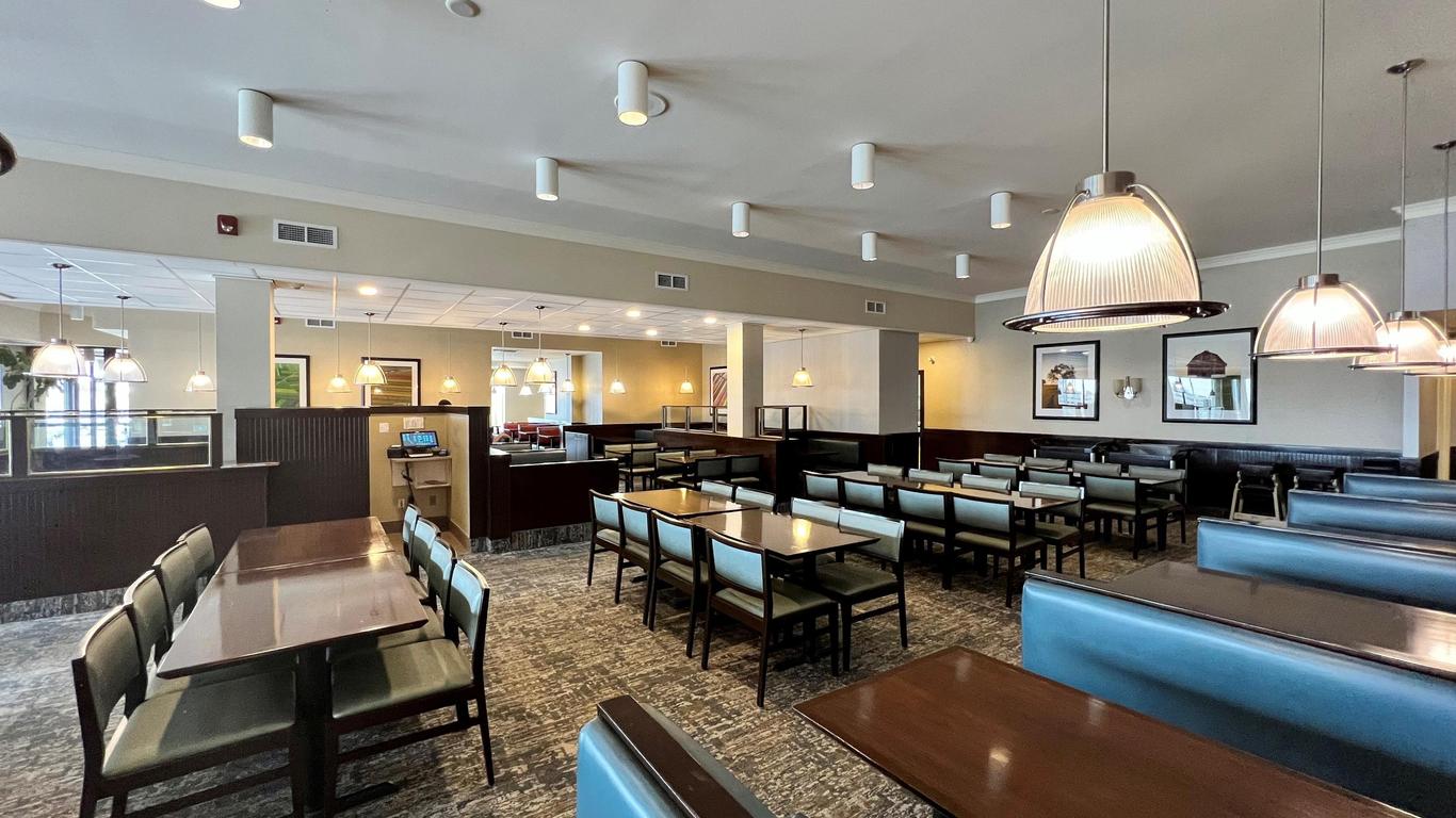 Holiday Inn Toronto-Airport East By IHG