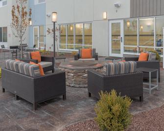 TownePlace Suites by Marriott Syracuse Liverpool - Liverpool - Патіо