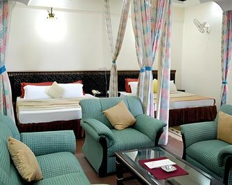 Hotel Yadu Residency - Meerut - Slaapkamer