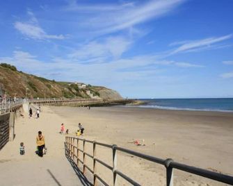 Westward Ho Hotel - Folkestone - Beach