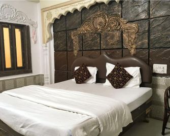 Hotel Royal Palace - Chittorgarh - Bedroom