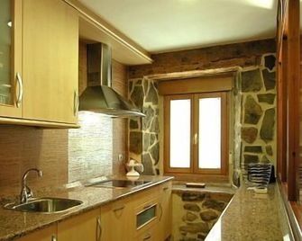 Uncle Benito's House for 6 people - Molinos de Duero - Kitchen